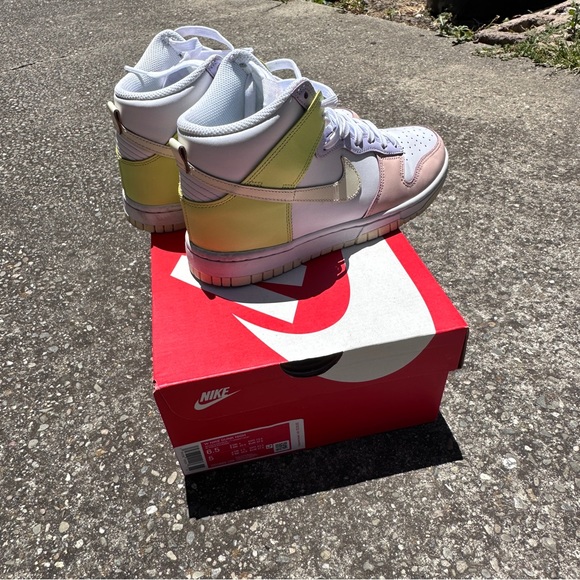 Nike Women’s Dunk High “Lemon Twist” - Picture 6 of 6